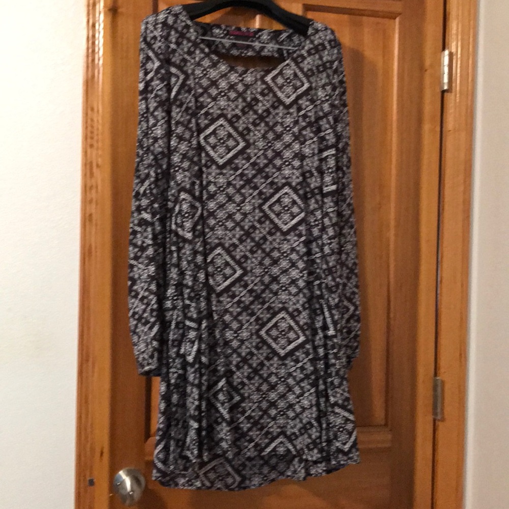Open back shift dress. Long sleeve